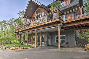 Lovely Canyon View Apartment w/ Patio & Yard