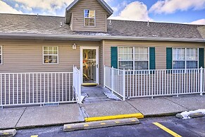 Condo w/ Family Amenities, 3 Mi to Branson Strip!
