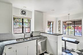 Sun-lit Phoenix Gem: Backyard Entertainment Patio!