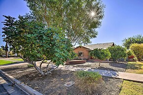 Sun-lit Phoenix Gem: Backyard Entertainment Patio!