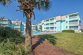 Coastal Condo w/ Public Atlantic Beach Access