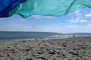 Coastal Condo w/ Public Atlantic Beach Access