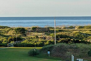 Coastal Condo w/ Public Atlantic Beach Access
