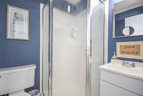 Coastal Condo w/ Public Atlantic Beach Access