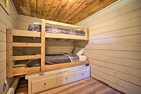 Wilmington Chalet w/ Hot Tub < 8 Mi to Mount Snow!
