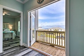 Luxe Stilted Home w/ Kayaks: Walk to Beach