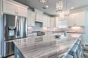 Luxe Stilted Home w/ Kayaks: Walk to Beach