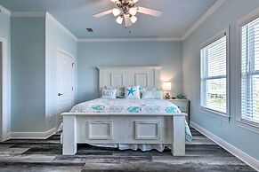 Luxe Stilted Home w/ Kayaks: Walk to Beach