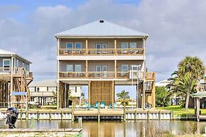 Luxe Spacious Stilted Home W/kayaks: Walk to Beach