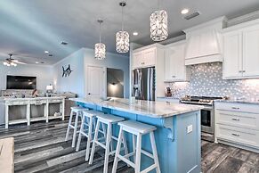 Luxe Stilted Home w/ Kayaks: Walk to Beach