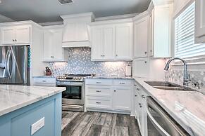 Luxe Stilted Home w/ Kayaks: Walk to Beach