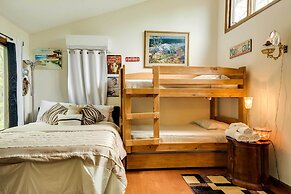 Albrightsville Family Hideaway w/ Private Hot Tub!