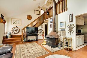 Albrightsville Family Hideaway w/ Private Hot Tub!