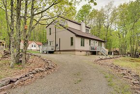 Albrightsville Family Hideaway w/ Private Hot Tub!