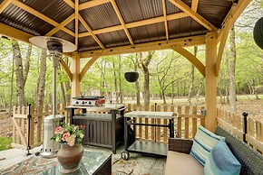 Albrightsville Family Hideaway w/ Private Hot Tub!