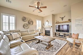 Game Room & Pool: Stylish Goodyear Home!