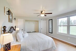 Chic Ste Genevieve Home w/ Nice Interior Amenities