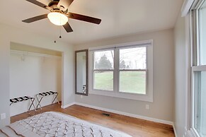 Chic Ste Genevieve Home w/ Nice Interior Amenities
