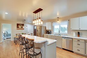 Chic Ste Genevieve Home w/ Nice Interior Amenities
