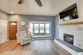 Chic Ste Genevieve Home w/ Nice Interior Amenities