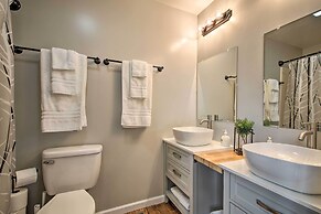 Chic Ste Genevieve Home w/ Nice Interior Amenities