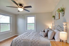 Chic Ste Genevieve Home w/ Nice Interior Amenities