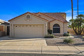 Spa, Covered Patio: Upscale Phoenix Oasis!