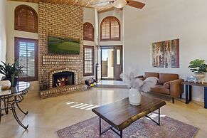 Spa, Covered Patio: Upscale Phoenix Oasis!