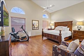 Spa, Covered Patio: Upscale Phoenix Oasis!