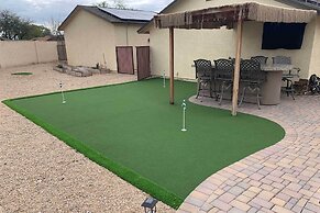 3 Mi to Westgate: Desert Home w/ Hot Tub in Peoria