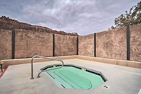 Modern Moab Townhome With Shared Pool & Hot Tub!