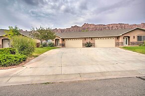 Modern Moab Townhome With Shared Pool & Hot Tub!