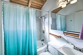 Pet-friendly Townhome, 2 Blocks to Atlantic Beach!