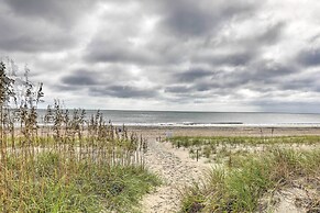 Pet-friendly Townhome, 2 Blocks to Atlantic Beach!