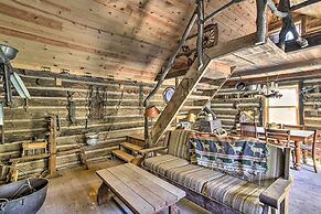 Raccoon River Retreat: Indoor Pool & Outdoor Fun!