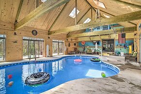 Raccoon River Retreat: Indoor Pool & Outdoor Fun!