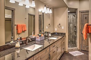 Upscale Moab Home w/ Red Rock Views & Hot Tub