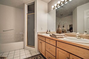 St. George Townhome w/ Patio - Near Natl Parks