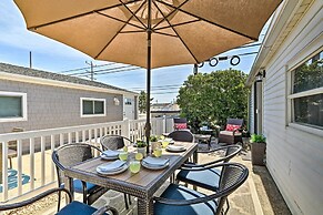 Beachy Lavallette Cottage w/ Outdoor Shower, Patio
