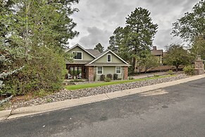 Upscale Flagstaff Home w/ Hot Tub & Mountain Views