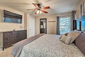 Upscale Flagstaff Home w/ Hot Tub & Mountain Views