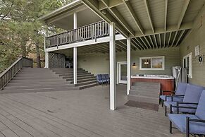 Upscale Flagstaff Home w/ Hot Tub & Mountain Views
