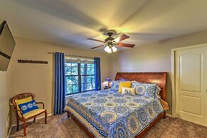 Upscale Flagstaff Home w/ Hot Tub & Mountain Views