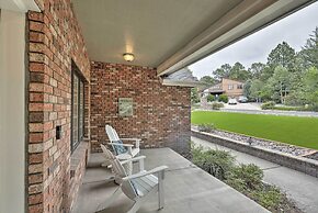 Upscale Flagstaff Home w/ Hot Tub & Mountain Views