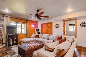 Cozy Family Cabin: Game Room, Near National Parks!