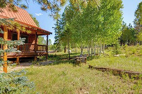 Cozy Family Cabin: Game Room, Near National Parks!