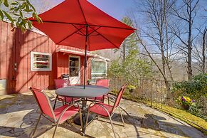 'the Red Loft' Candler Cottage Near Hiking Trails!