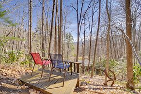 'the Red Loft' Candler Cottage Near Hiking Trails!