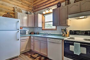 Pet-friendly Moab Cabin w/ Mtn Views & Bbq!