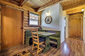 Pet-friendly Moab Cabin w/ Mtn Views & Bbq!